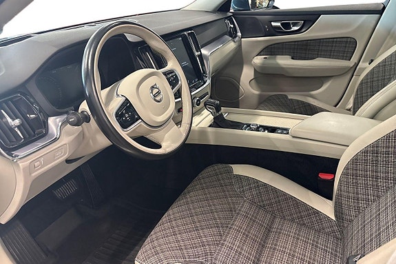 Volvo V60 10 of 30