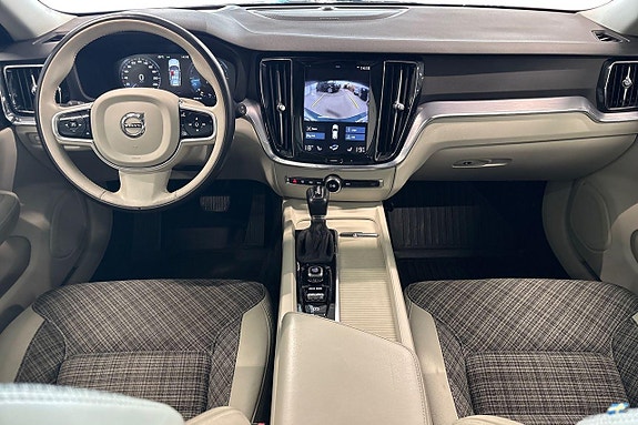 Volvo V60 13 of 30