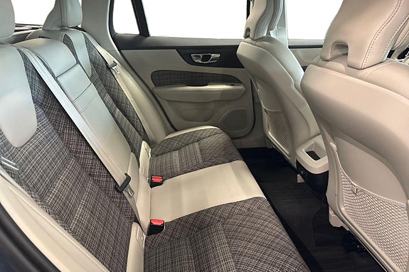 Volvo V60 11 of 30