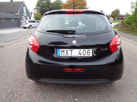 Peugeot 208 4 of 19