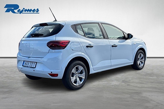 Dacia Sandero 2 of 15