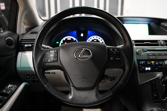 Lexus RX450h 13 of 23