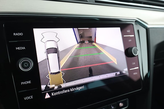 Volkswagen Passat Alltrack 24 of 30