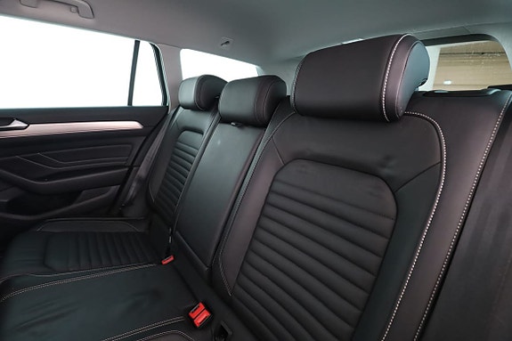 Volkswagen Passat Alltrack 15 of 30