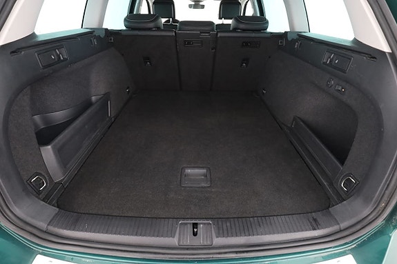 Volkswagen Passat Alltrack 18 of 30