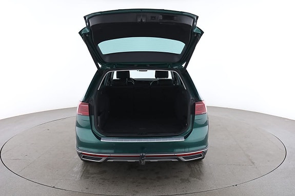 Volkswagen Passat Alltrack 17 of 30