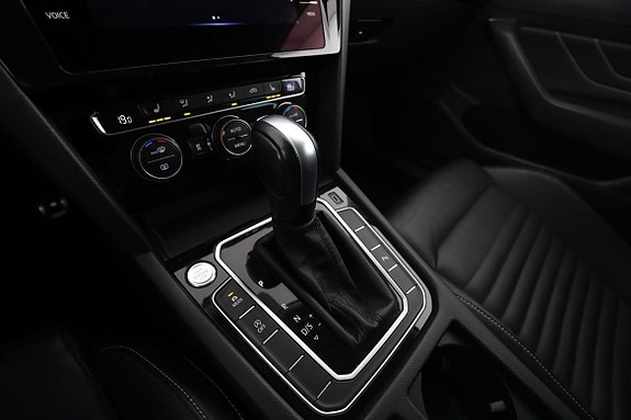 Volkswagen Passat Alltrack 25 of 30