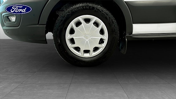 Ford Transit 9 of 9