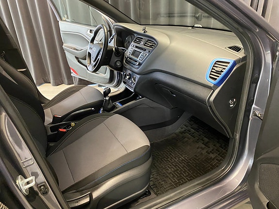 Hyundai i20 12 of 30