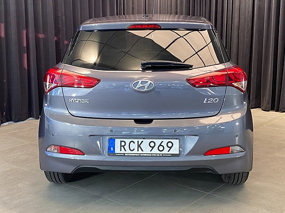 Hyundai i20 2 of 30