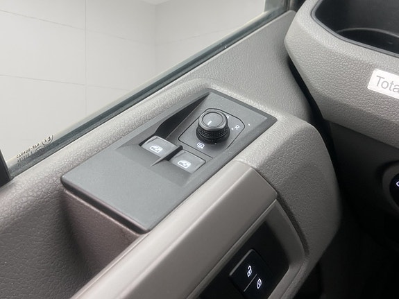 Volkswagen Crafter 13 of 30