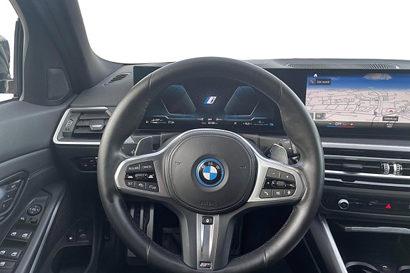 BMW 330e 12 of 29