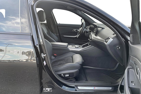 BMW 330e 15 of 29