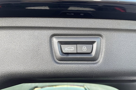 BMW 330e 19 of 29