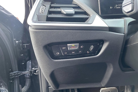 BMW 330e 22 of 29