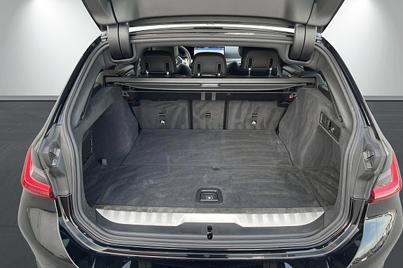 BMW 330e 17 of 29