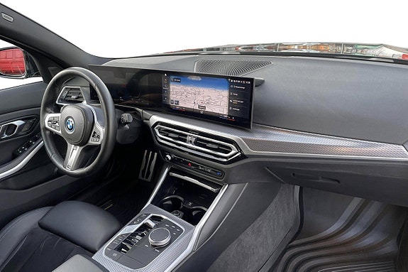 BMW 330e 16 of 29