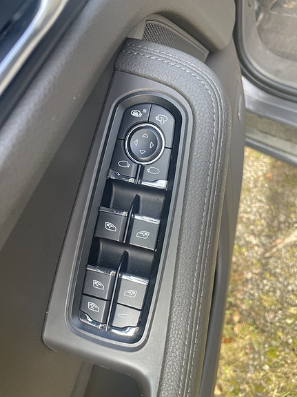 Porsche Macan S 13 of 18