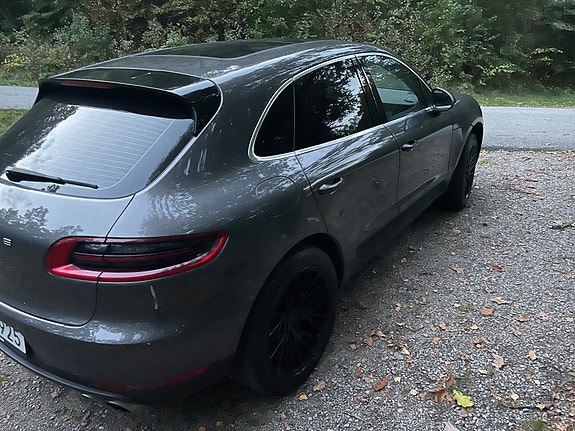 Porsche Macan S 7 of 18