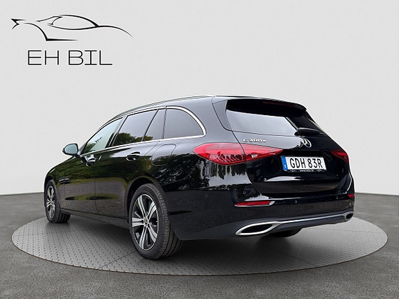 Mercedes-Benz C300 9 of 18