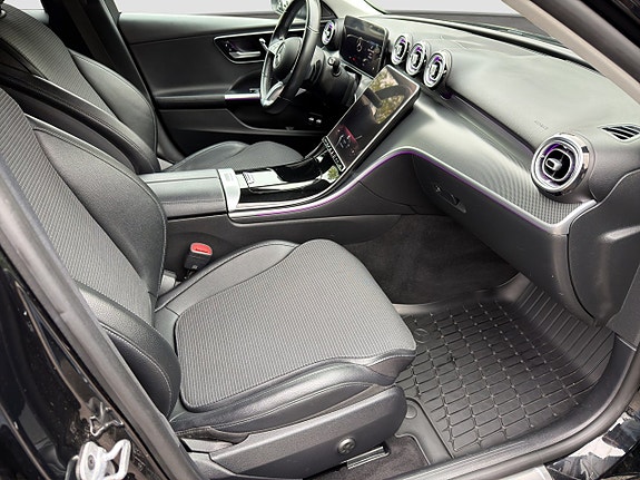 Mercedes-Benz C300 13 of 18