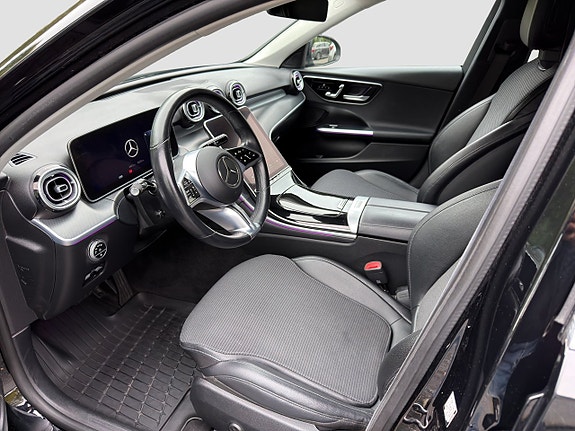 Mercedes-Benz C300 11 of 18