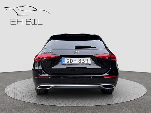 Mercedes-Benz C300 7 of 18