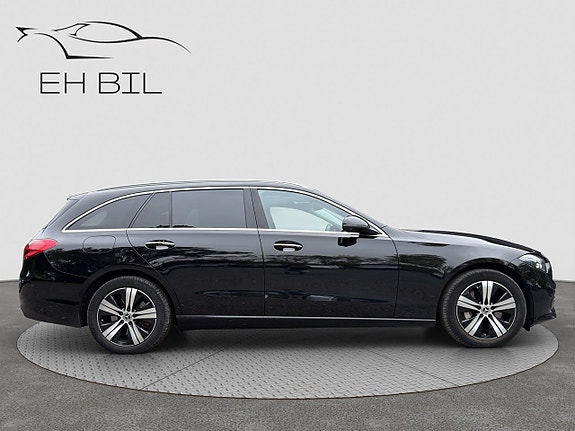 Mercedes-Benz C300 10 of 18