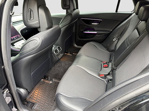 Mercedes-Benz C300 14 of 18