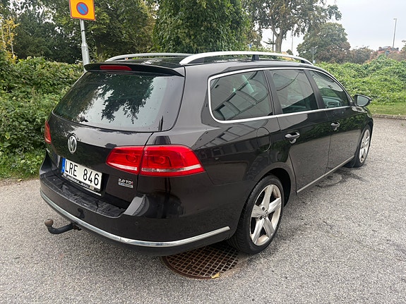 Volkswagen Passat 2 of 5