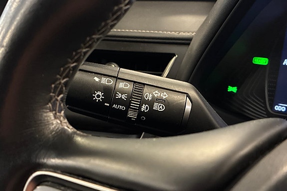 Lexus UX250h 20 of 22
