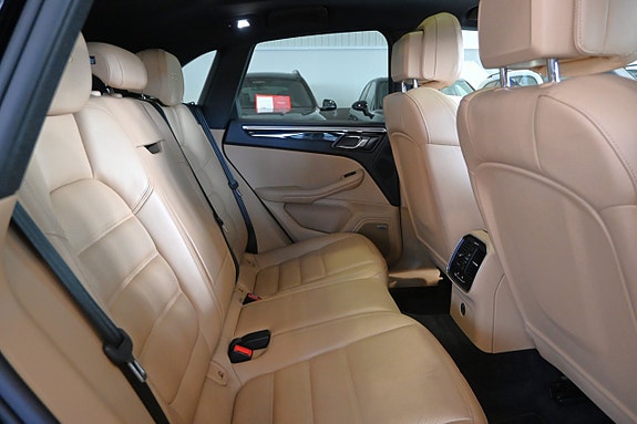 Porsche Macan GTS 16 of 30