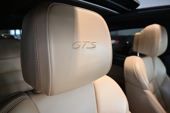Porsche Macan GTS 14 of 30