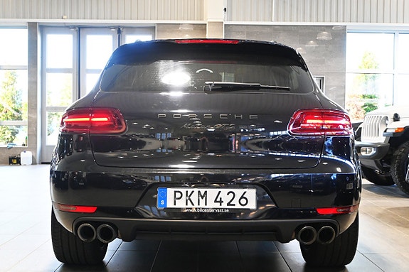 Porsche Macan GTS 4 of 30