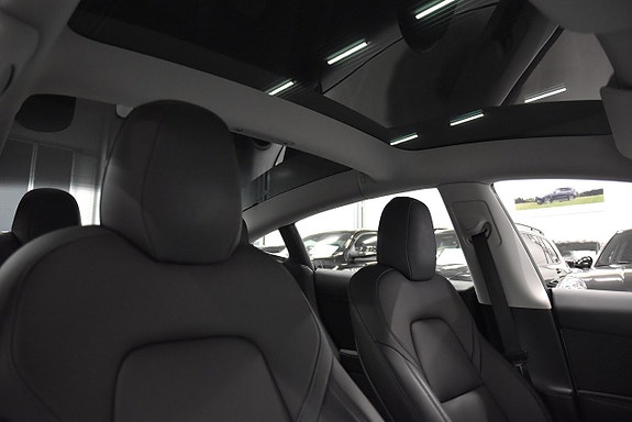 Tesla Model 3 13 of 26