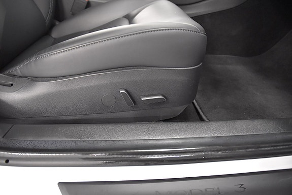 Tesla Model 3 15 of 26
