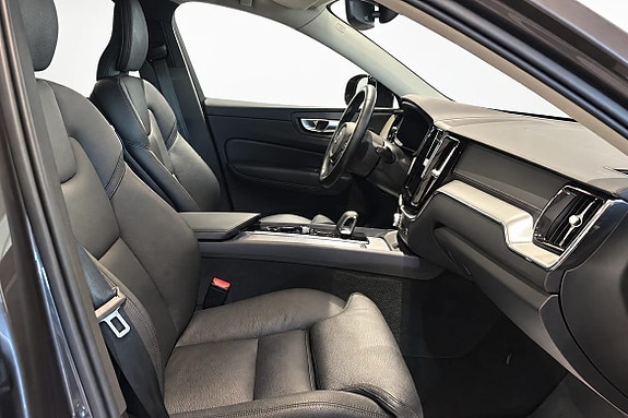 Volvo XC60 9 of 25