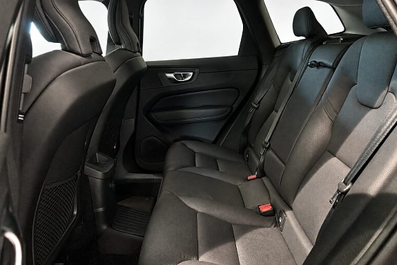 Volvo XC60 10 of 25