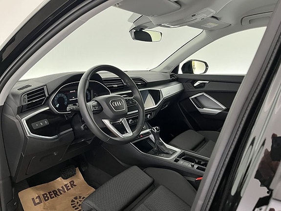 Audi Q3 14 of 22