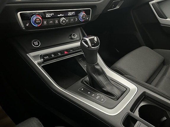 Audi Q3 13 of 22