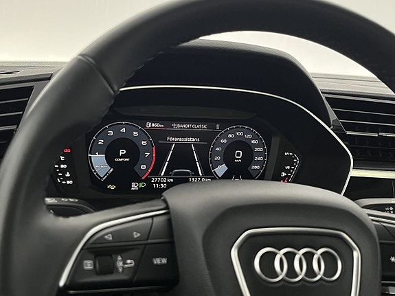 Audi Q3 9 of 22