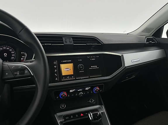 Audi Q3 10 of 22