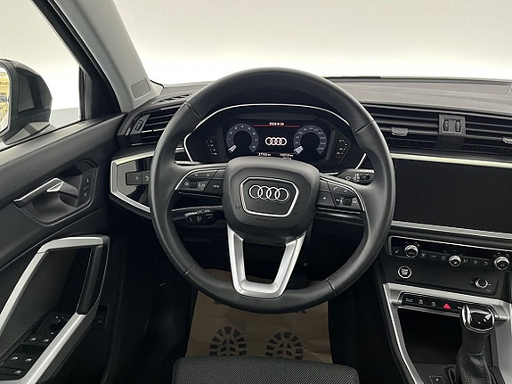 Audi Q3 7 of 22