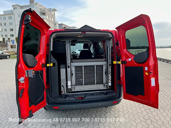 Ford Custom Tourneo 8 of 30