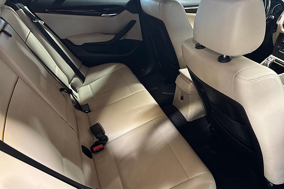 BMW X1 20 of 23