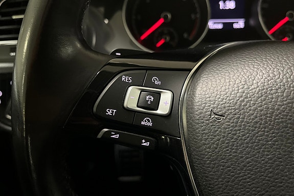 Volkswagen Golf Alltrack 19 of 26