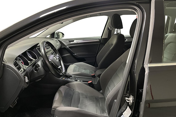 Volkswagen Golf Alltrack 11 of 26