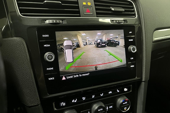 Volkswagen Golf Alltrack 22 of 26