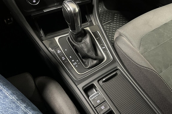 Volkswagen Golf Alltrack 21 of 26