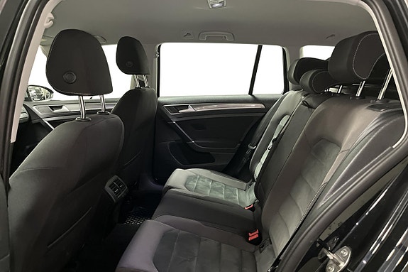 Volkswagen Golf Alltrack 16 of 26
